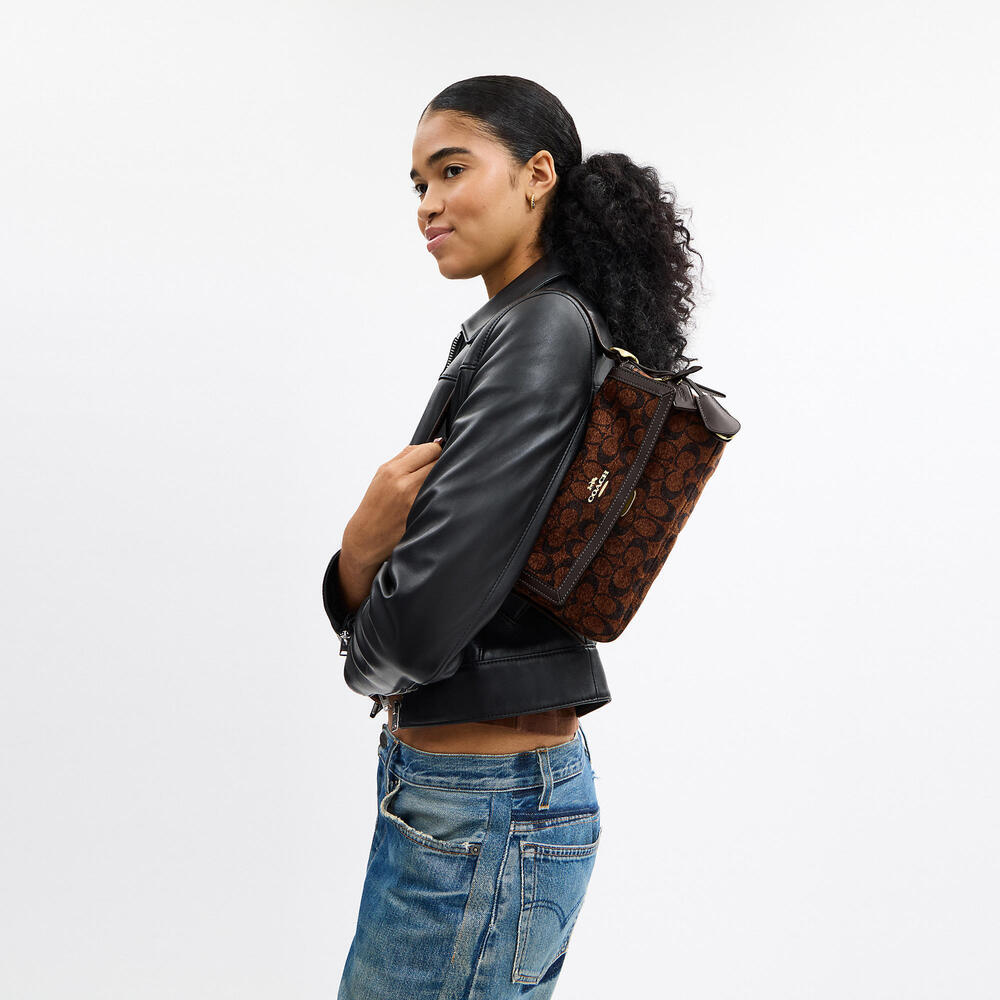 Etta Small Flap Shoulder Bag In Signature Chenille - Picture 4 of 8